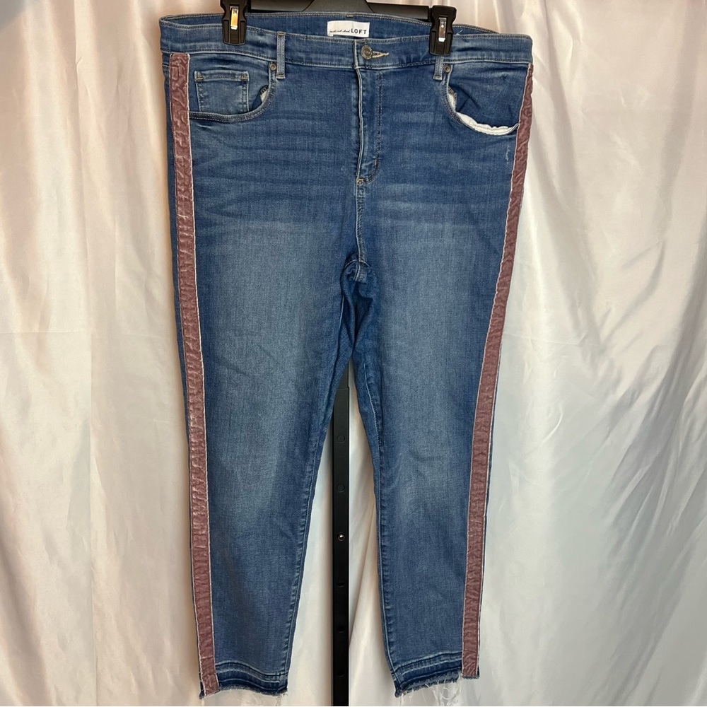Loft Light Wash Pink Side Stripe Skinny Jeans, size 16 - Picture 1 of 7